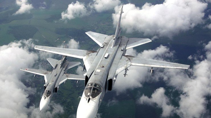 Самолеты России разбомбили наземные объекты в Крыму. Фото airforce.ru