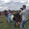 В Венгрии уволили журналистку-националистку за подножку беженцу (видео)