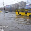 В Мариуполе улицы превратились в реки из-за дождей (фото)