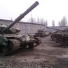 Под Донецк стянули десятки танков