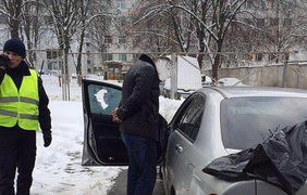 Налоговик пытался сбежать и спровоцировал аварию. Фото пресс-службы прокуратуры Киева