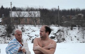 На Крещение украинские знаменитости окунулись в проруби