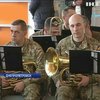 Военные оркестры почтили память погибших "киборгов"