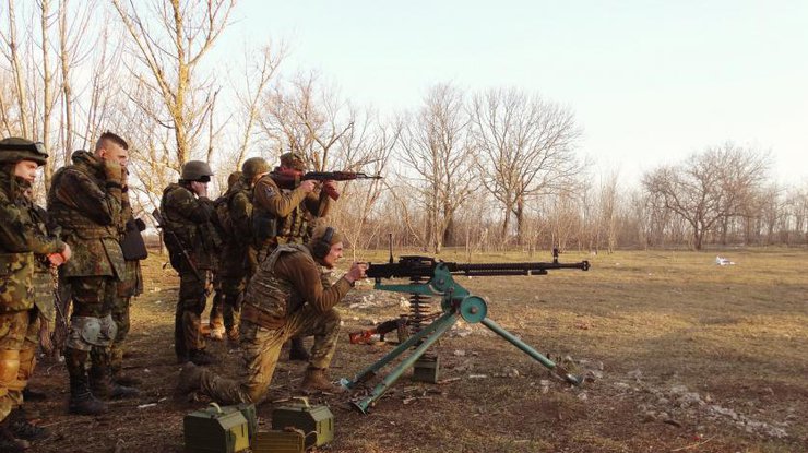 Украинские военные готовятся отражать атаки врага