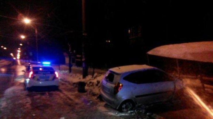 В Киеве пьяный водитель устроил аварию