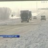 У Дніпропетровську машини вилітають з дороги через ожеледицю