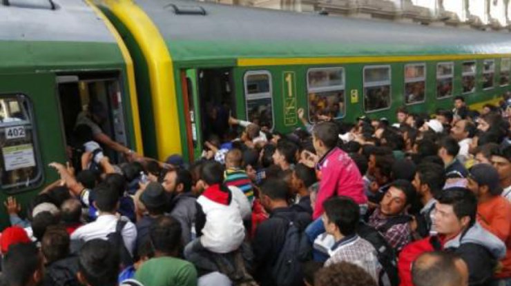 Страны Шенгена требуют закрывать границы из-за мигрантов