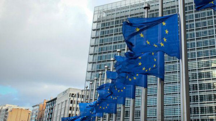 Еврокомиссия собирается рассмотреть вопрос безвизового режима с Украиной