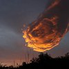 Над Португалией зависло "огненное облако" (фото)