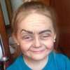 Няня макияжем превратила трехлетнюю девочку в старуху (фото)