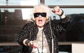 Рут Флаверс.72-летняя женщина решила стать DJ