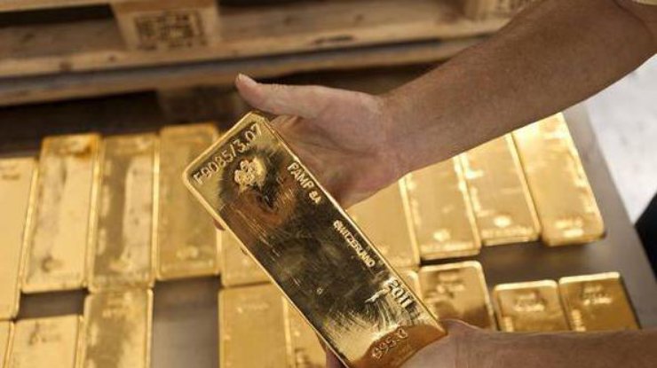 В Швейцарии экстренно заполняют секретные бункеры золотом