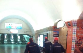 Падение пассажира на рельсы в метро Киева