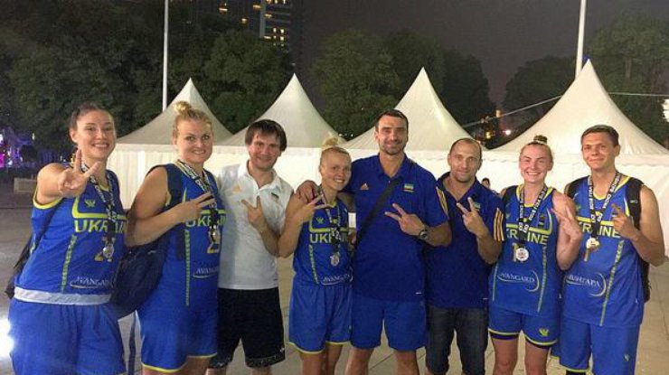 Украинки завоевали "серебро" чемпионата мира по баскетболу 