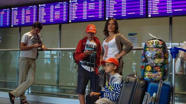 В аэропорту "Борисполь" хотят отменить русский язык