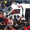 На Филиппинах полицейский бус протаранил толпу людей (фото)