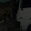 Ужасная авария на трассе Киев-Чоп: фура влетела в жилой дом (фото)