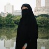 Житель ОАЭ впервые увидел жену без макияжа и подал на развод