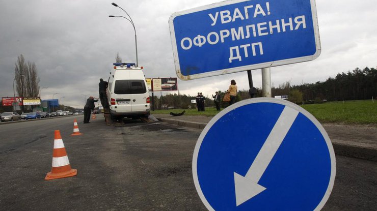 В Житомире грузовик протаранил рейсовый автобус, погиб пассажир