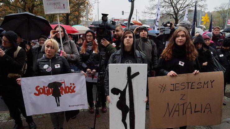 В Польше прошла вторая волна протестов против изменений законов об абортах 