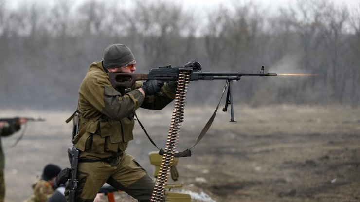Боевики на Донбассе обстреливают все направления из минометов и гранатометов