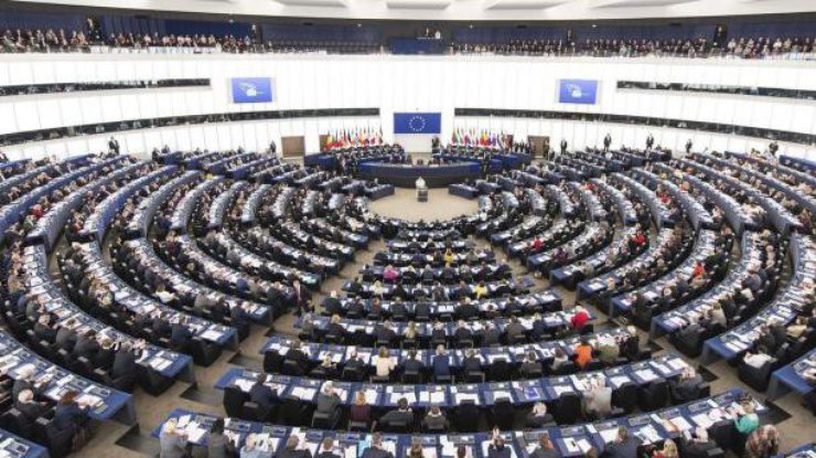 Европарламент не включил в ноябре в повестку дня безвиз для Украины