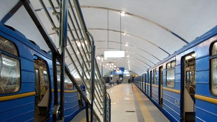 В метро Киева умерла женщина 