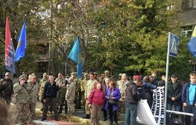 Под стенами МВД митингующие требуют отставки Авакова