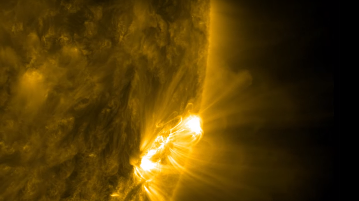 NASA зафиксировало экстренную вспышку на Солнце 