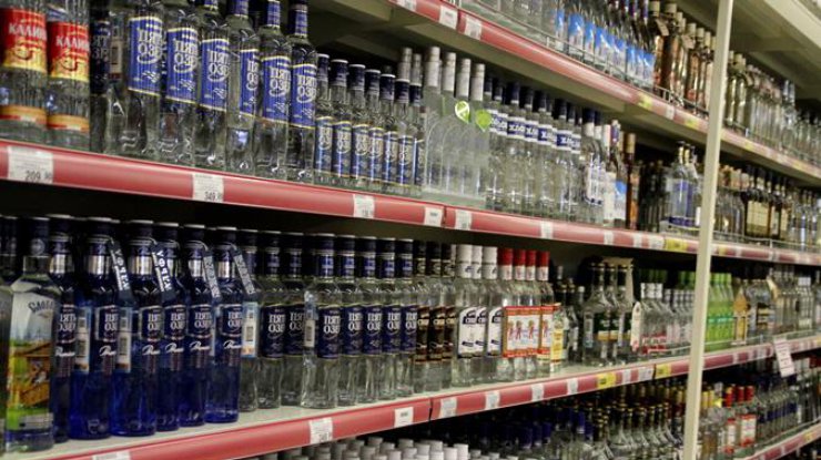 Отравление суррогатным алкоголем: количество пострадавших продолжает расти 