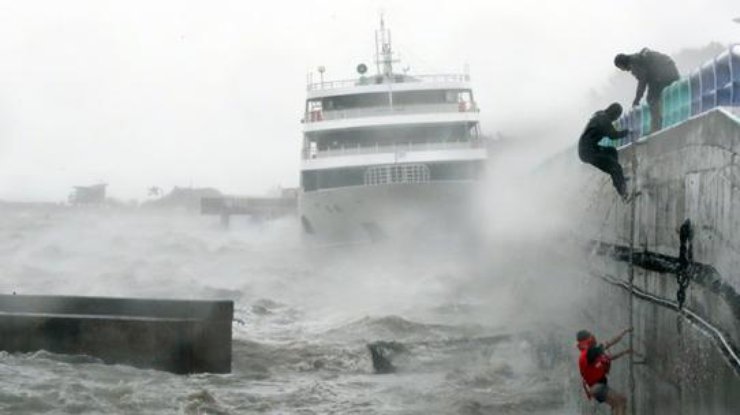 Тайфун "Чаба" в Южной Корее убил семь человек