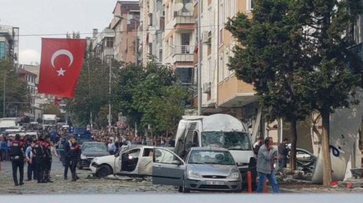 Вблизи аэропорта Стамбула прогремел взрыв