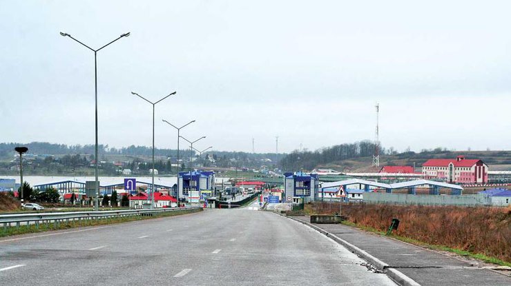 На границе с Польшей оформления ожидают почти тысяча автомобилей
