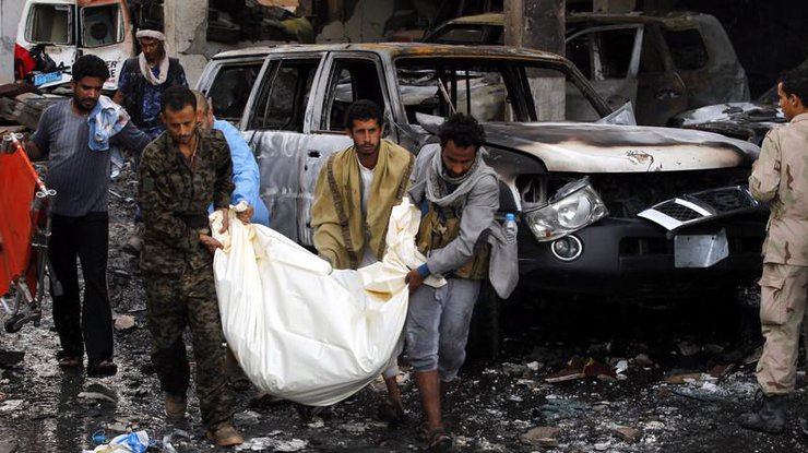 В Йемене жертвами мощного авиаудара стали 80 человек