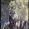 Королева Великобритании в свои 90 лет ездит на лошади 