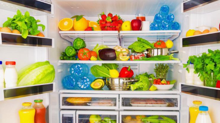 Ученые рассказали о самом опасном месте в холодильнике