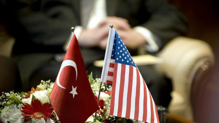 Турция рекомендовала своим гражданам избегать поездок в США 