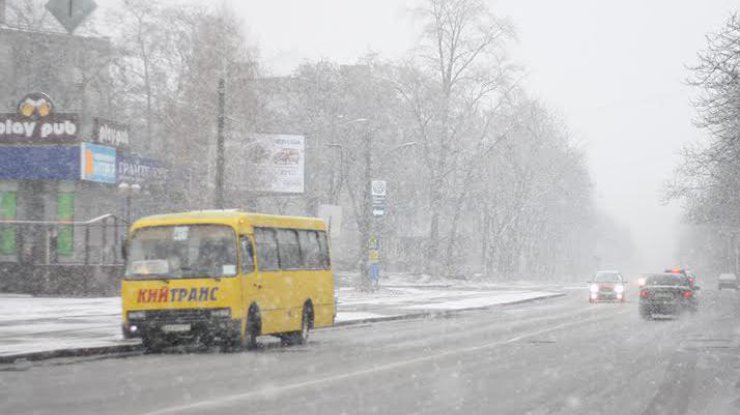 Кличко заявил, что с первым снегом коммунальщики Киева справились