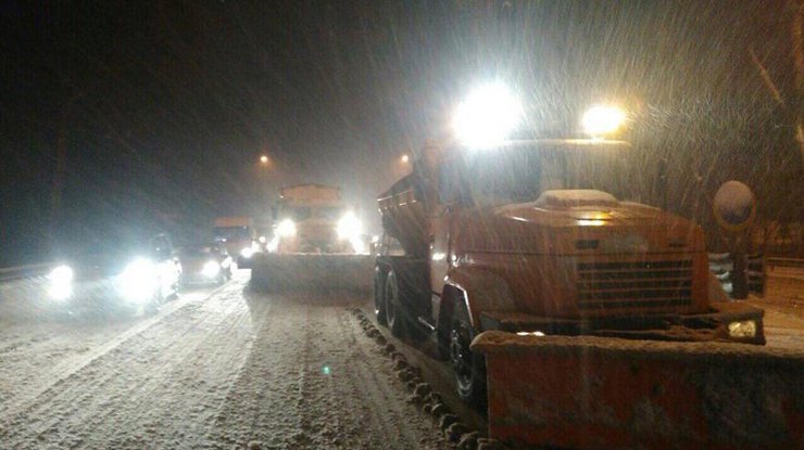 Снегопад в Украине обесточил почти 600 населенных пунктов