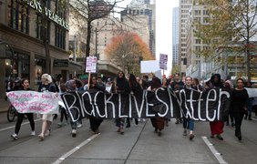 В США на митинг против Трампа вышли школьники