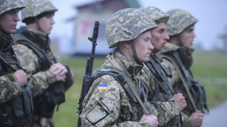 Порошенко внес изменения в Положение о военной службе. Фото: kmu.gov.ua 