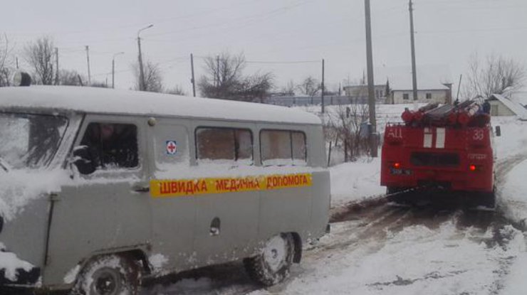 Снег в Украине: обесточен 61 населенный пункт 
