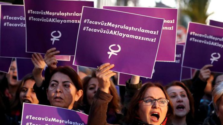В Стамбуле протестуют против легализации секса с несовершеннолетними
