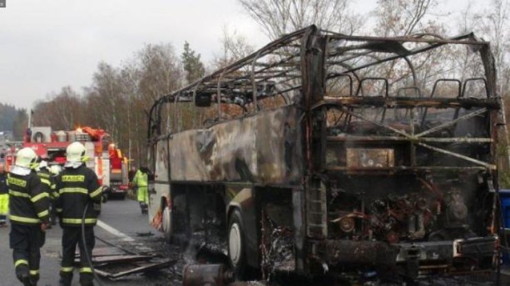 В Чехии дотла сгорел автобус с украинцами