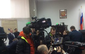 Беглый экс-президент Украины даст комментарии журналистам. Фото: Руслан Смещук