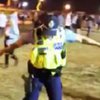 Австралийский полицейский станцевал брейк на уличном празднике (фото, видео)