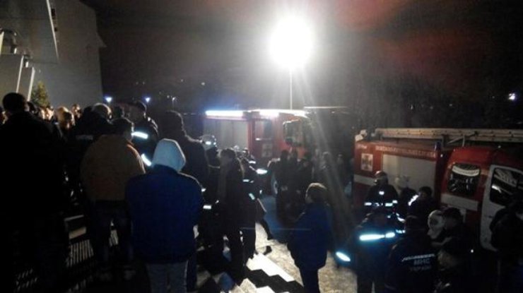 Пожар в клубе Львова: 250 человек эвакуированы, есть пострадавшие (фото: lviv.dsns.gov.ua)