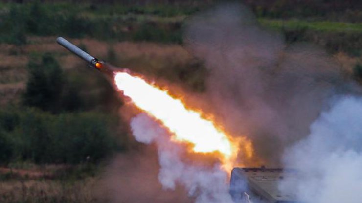 В Авдеевской промзоне боевики открыли огонь по украинским военным