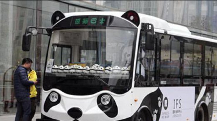 По улицам Китая пустили автобус-панду