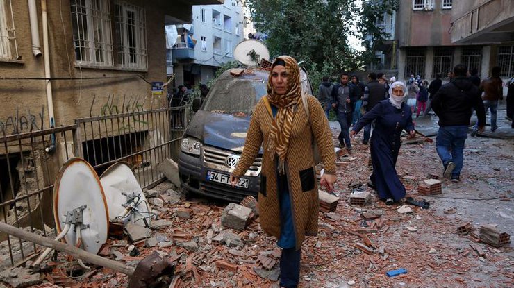 Число погибших от взрыва в Турции стремительно растет 
